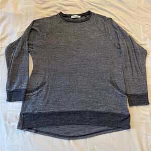 Gray Long Sleeve Sweater/Sweatshirt
